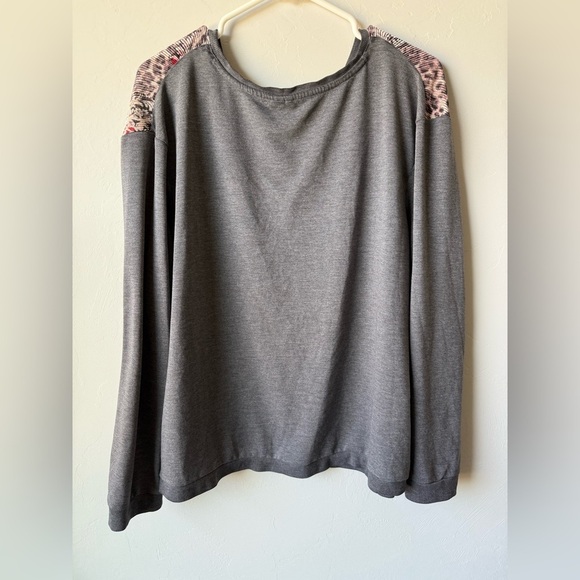 Chic Floral and Leopard Print Blouse - Gray and Pink - Picture 4 of 4